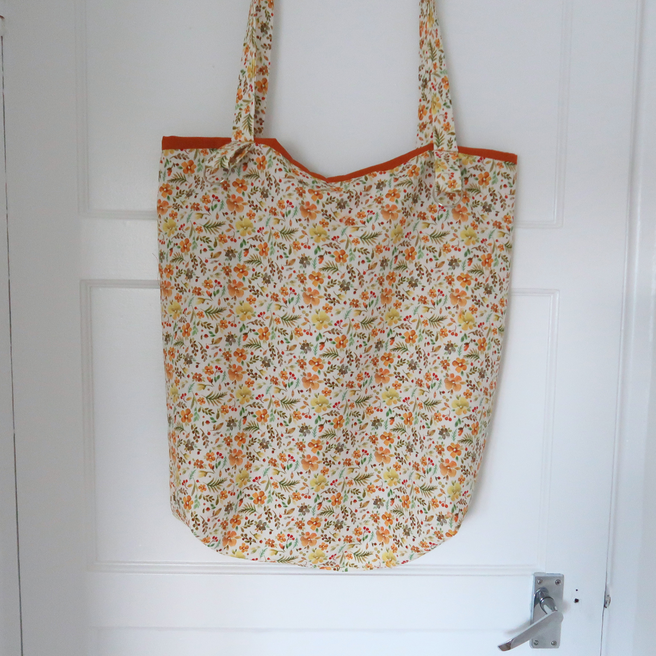 Azalea Corduroy Tote Bag With Detachable Bow Keychains