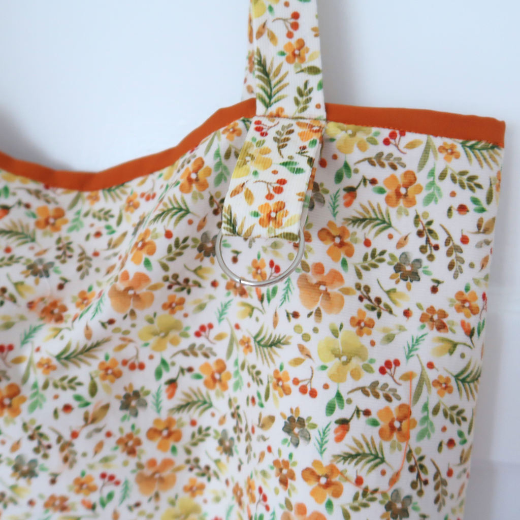 Azalea Corduroy Tote Bag With Detachable Bow Keychains