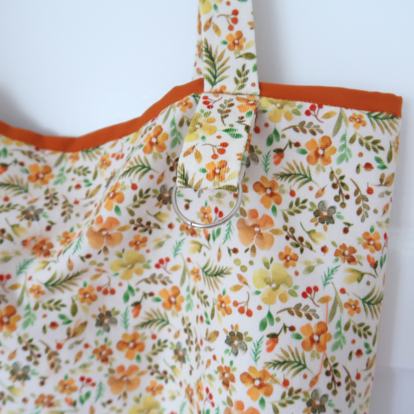 Azalea Corduroy Tote Bag With Detachable Bow Keychains