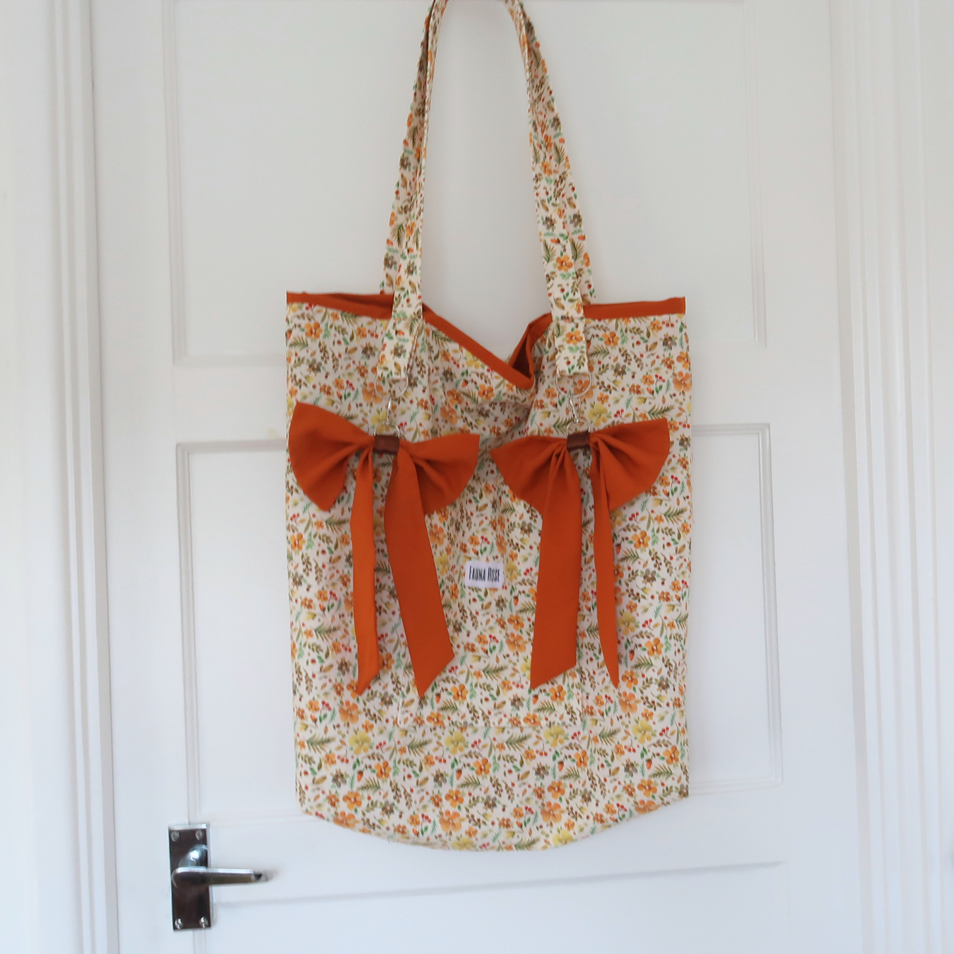 Azalea Corduroy Tote Bag With Detachable Bow Keychains