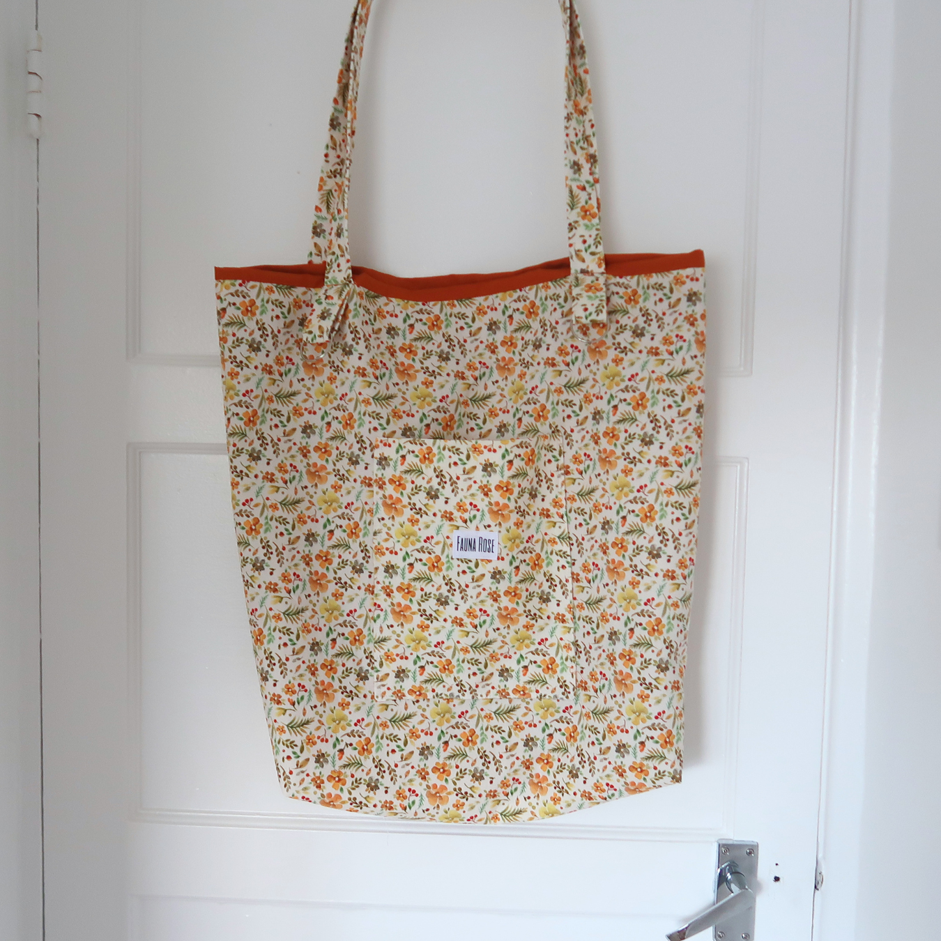 Azalea Corduroy Tote Bag With Detachable Bow Keychains