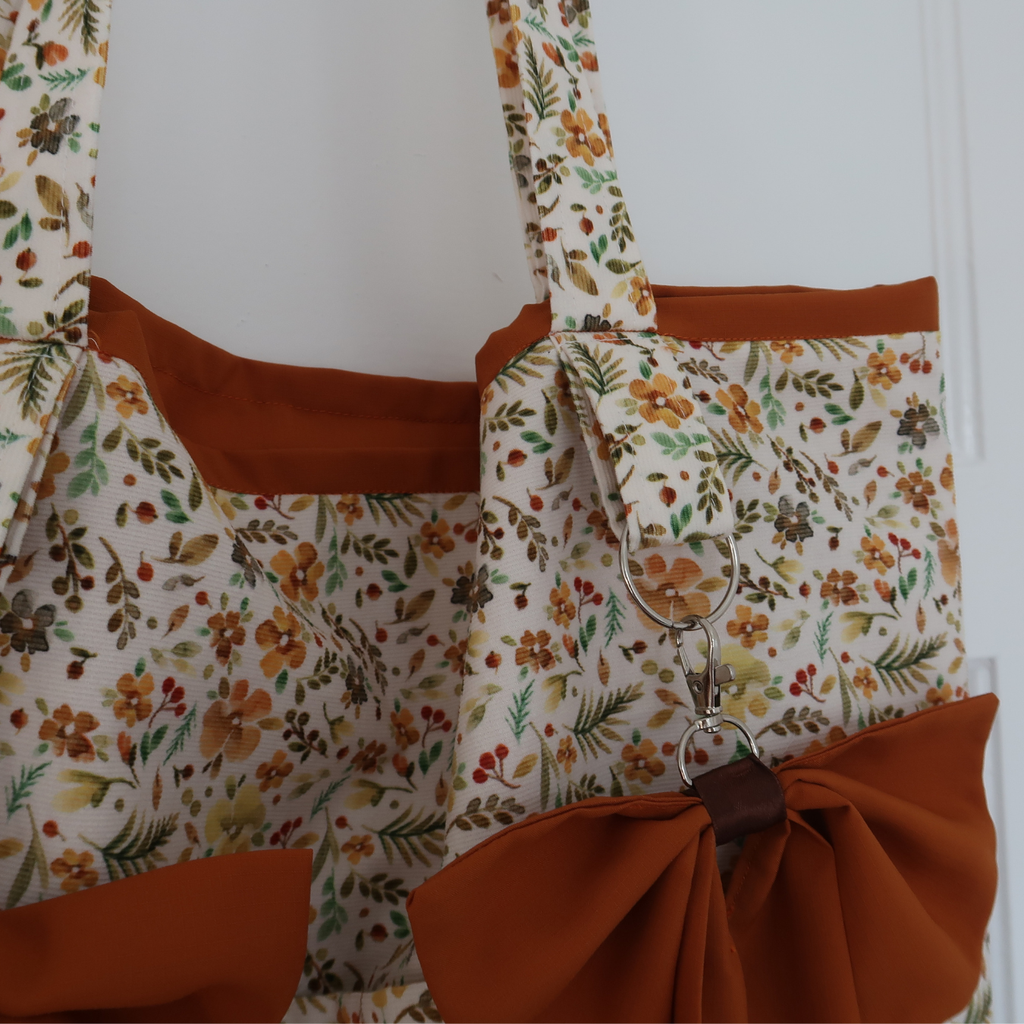 Azalea Corduroy Tote Bag With Detachable Bow Keychains