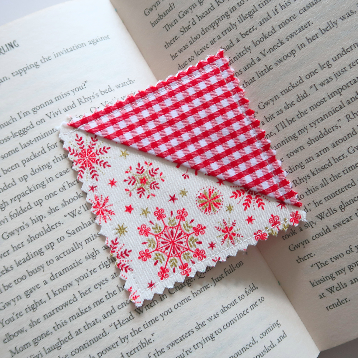 Christmas (1) Corner Bookmarks