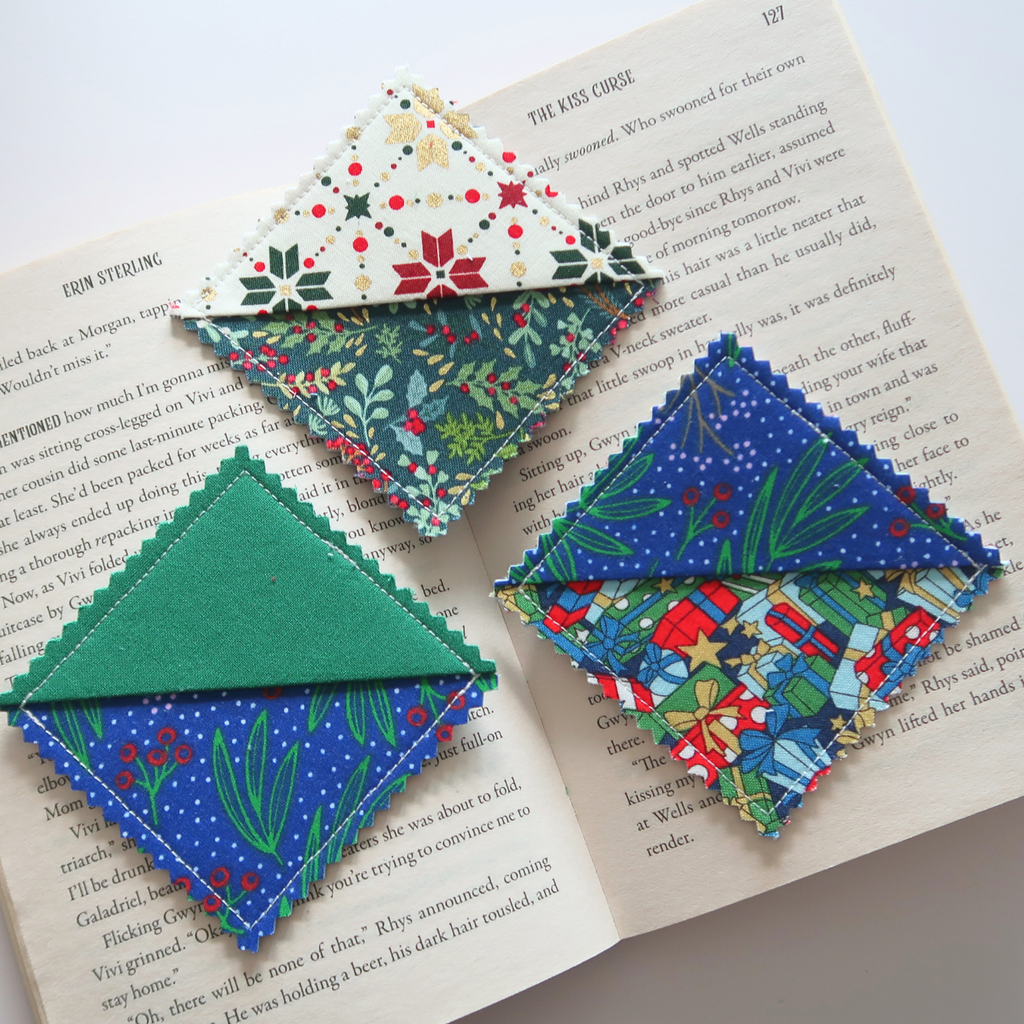 Christmas (2) Corner Bookmarks