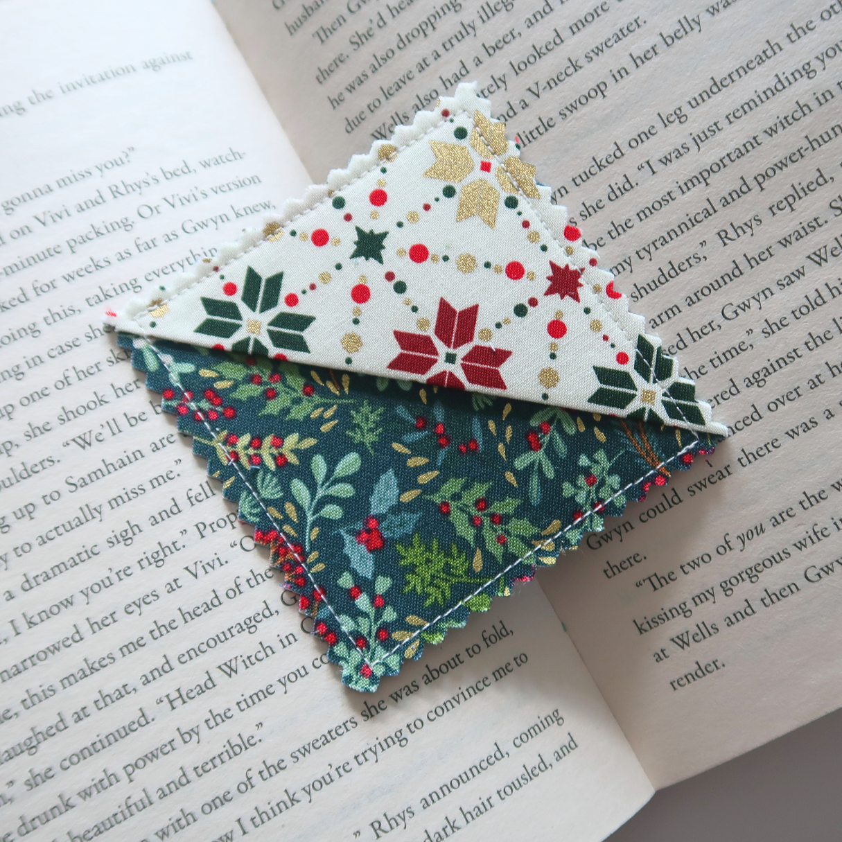 Christmas (2) Corner Bookmarks