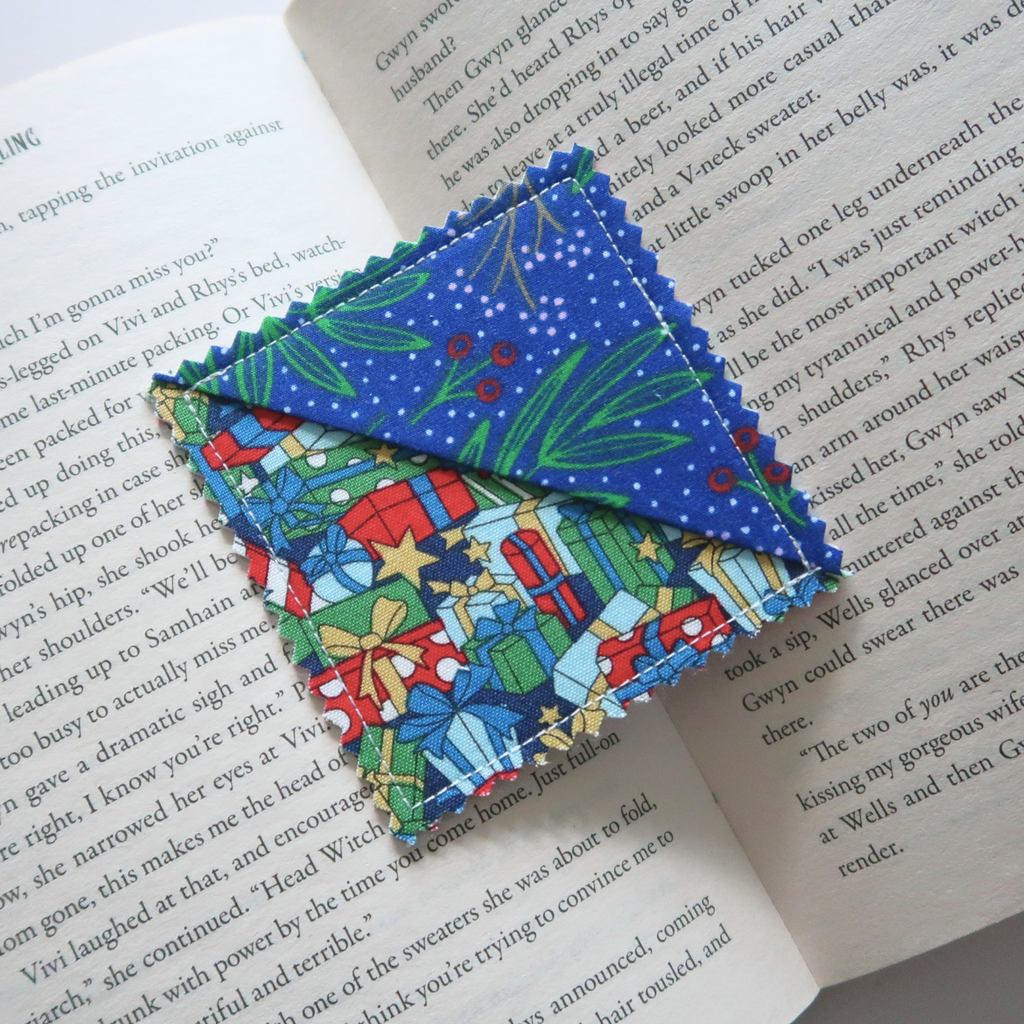 Christmas (2) Corner Bookmarks