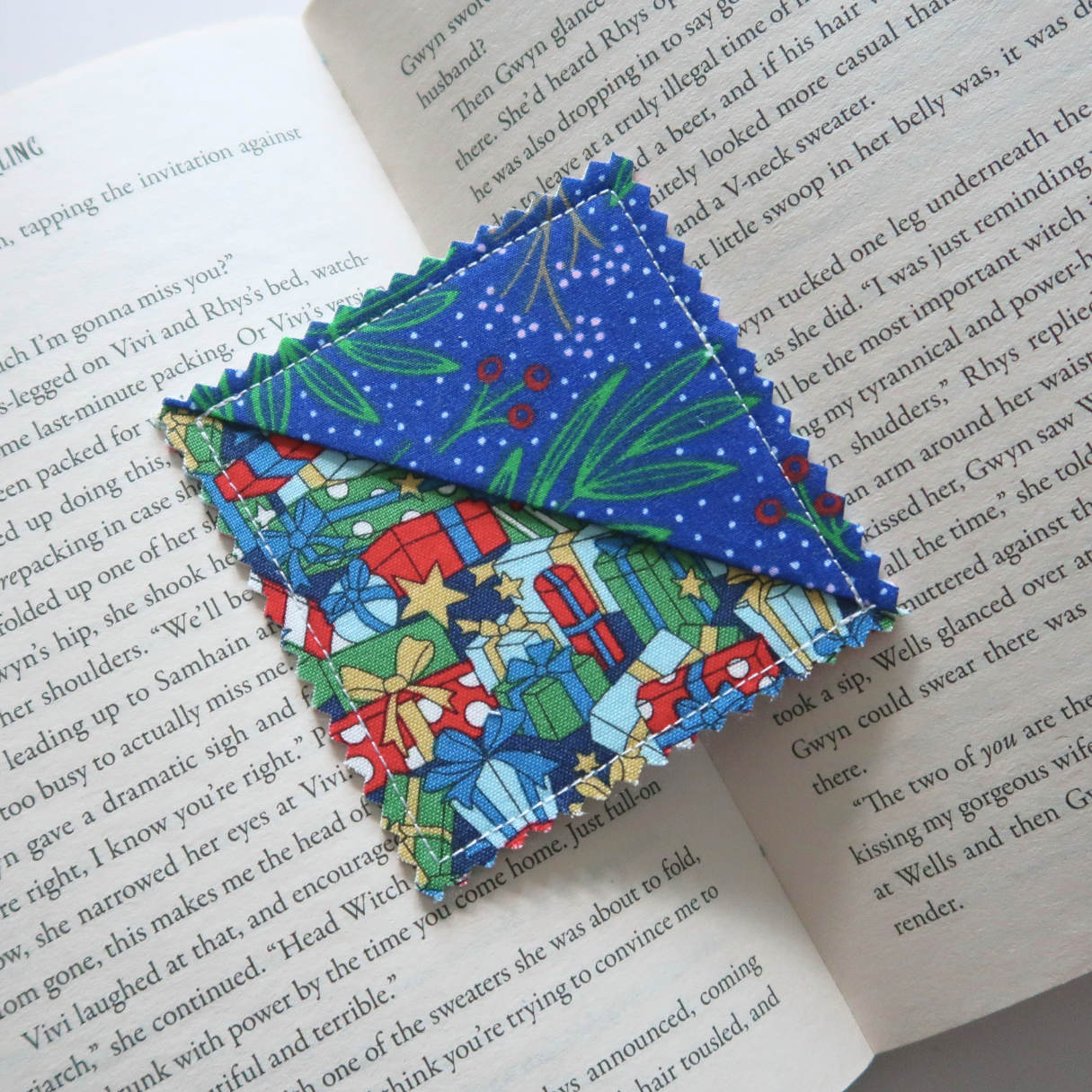 Christmas (2) Corner Bookmarks