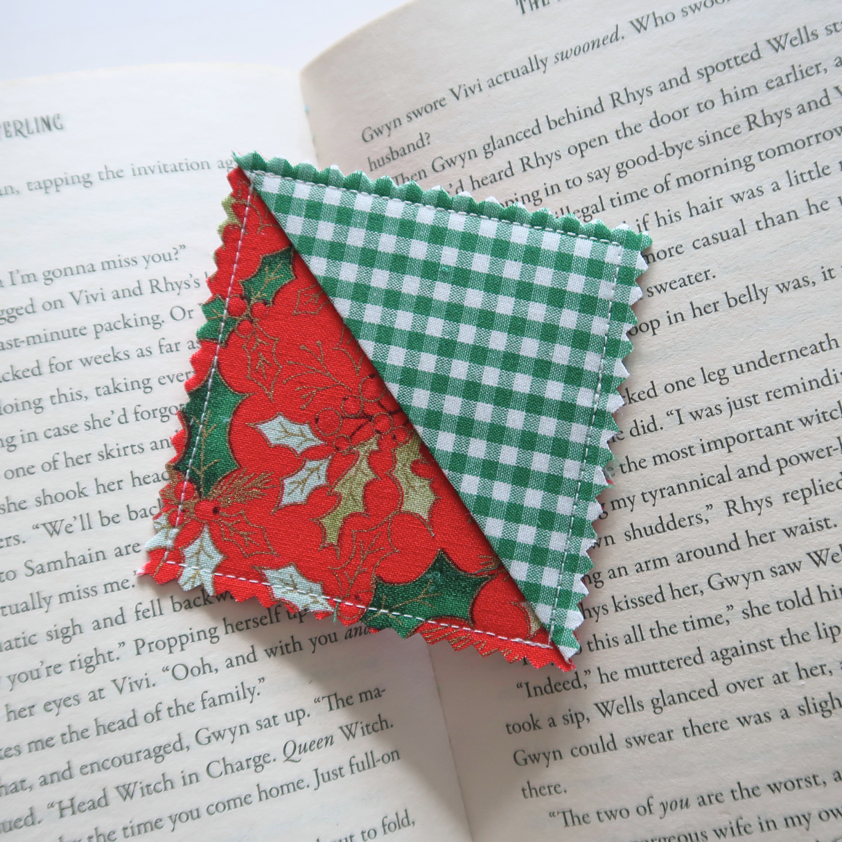 Christmas (3) Corner Bookmarks