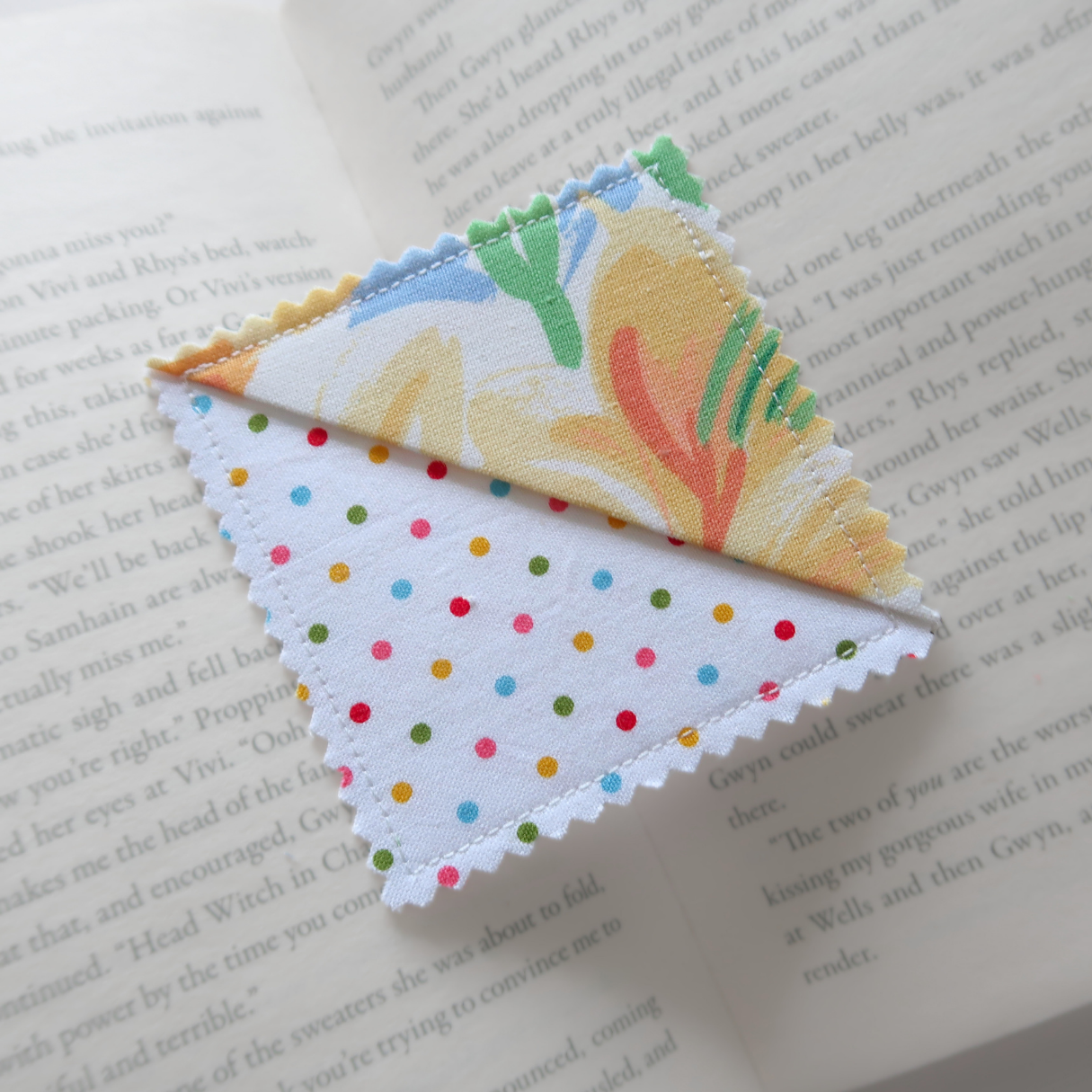 Multicolour Corner Bookmarks