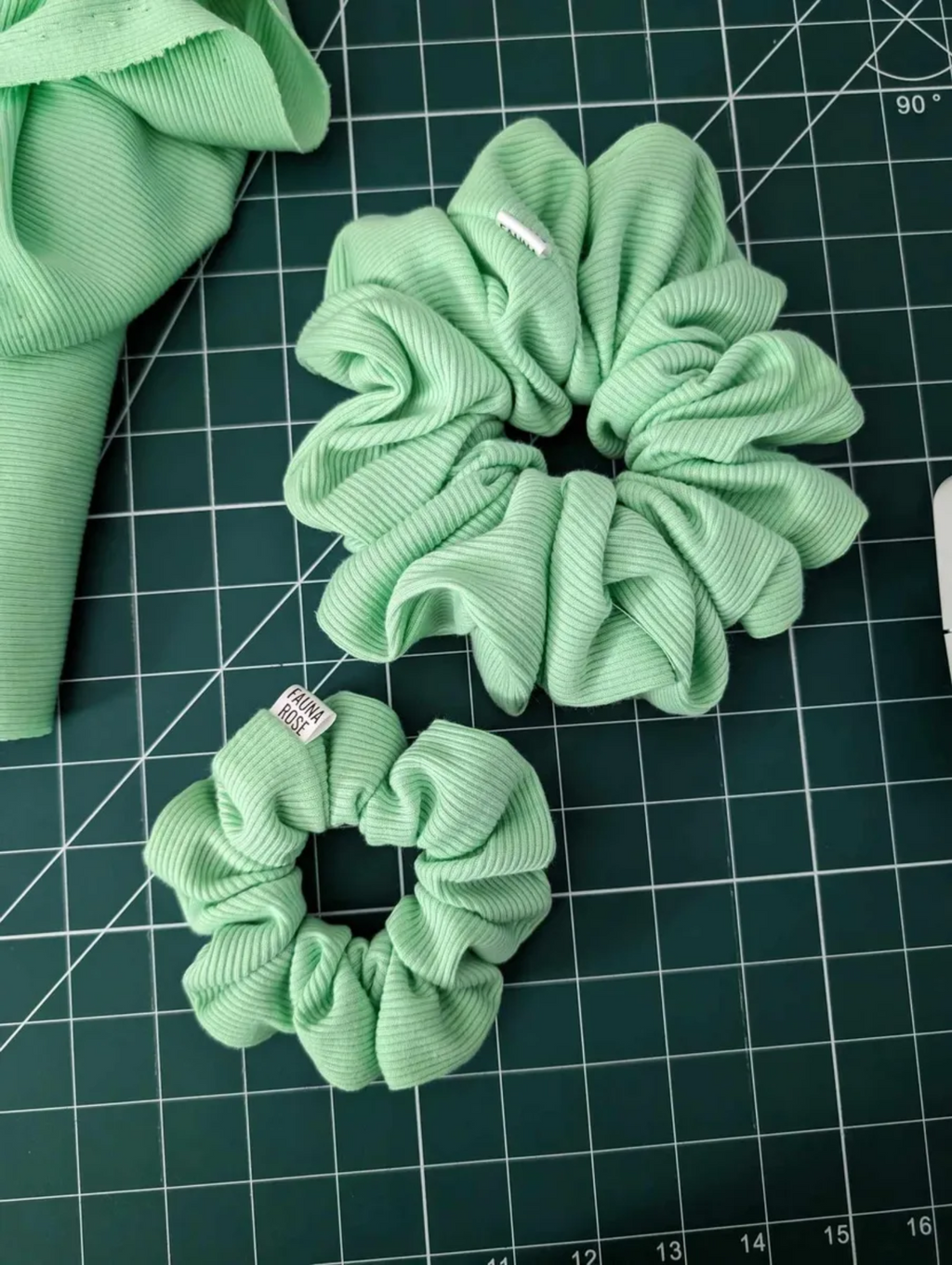Avril Scrunchie XL + Mini