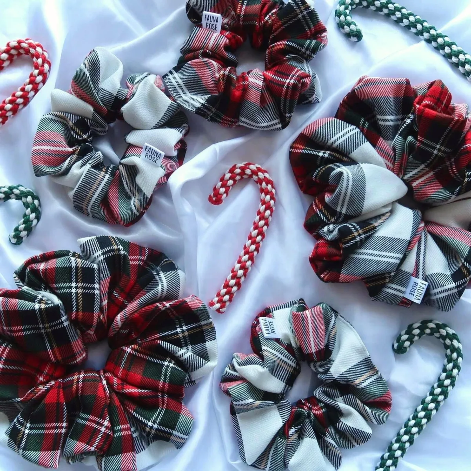 Faith Scrunchie XL + Mini