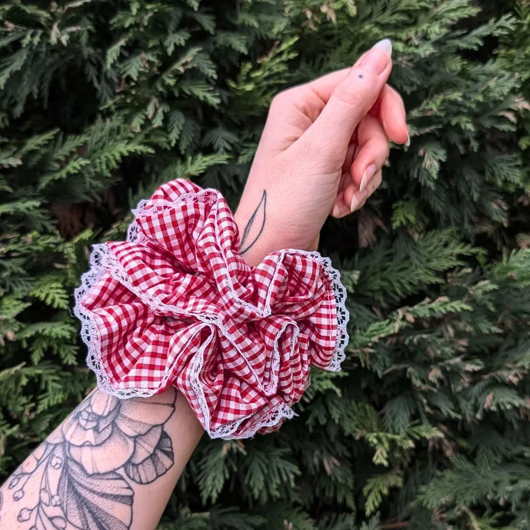 Robyn & Ruth Lace Detail Scrunchie